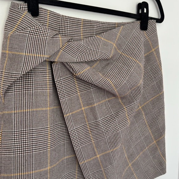 Babaton Aritizia Plaid Wrap Skirt - Black/Brown/Yellow - Size 8 - Picture 3 of 6
